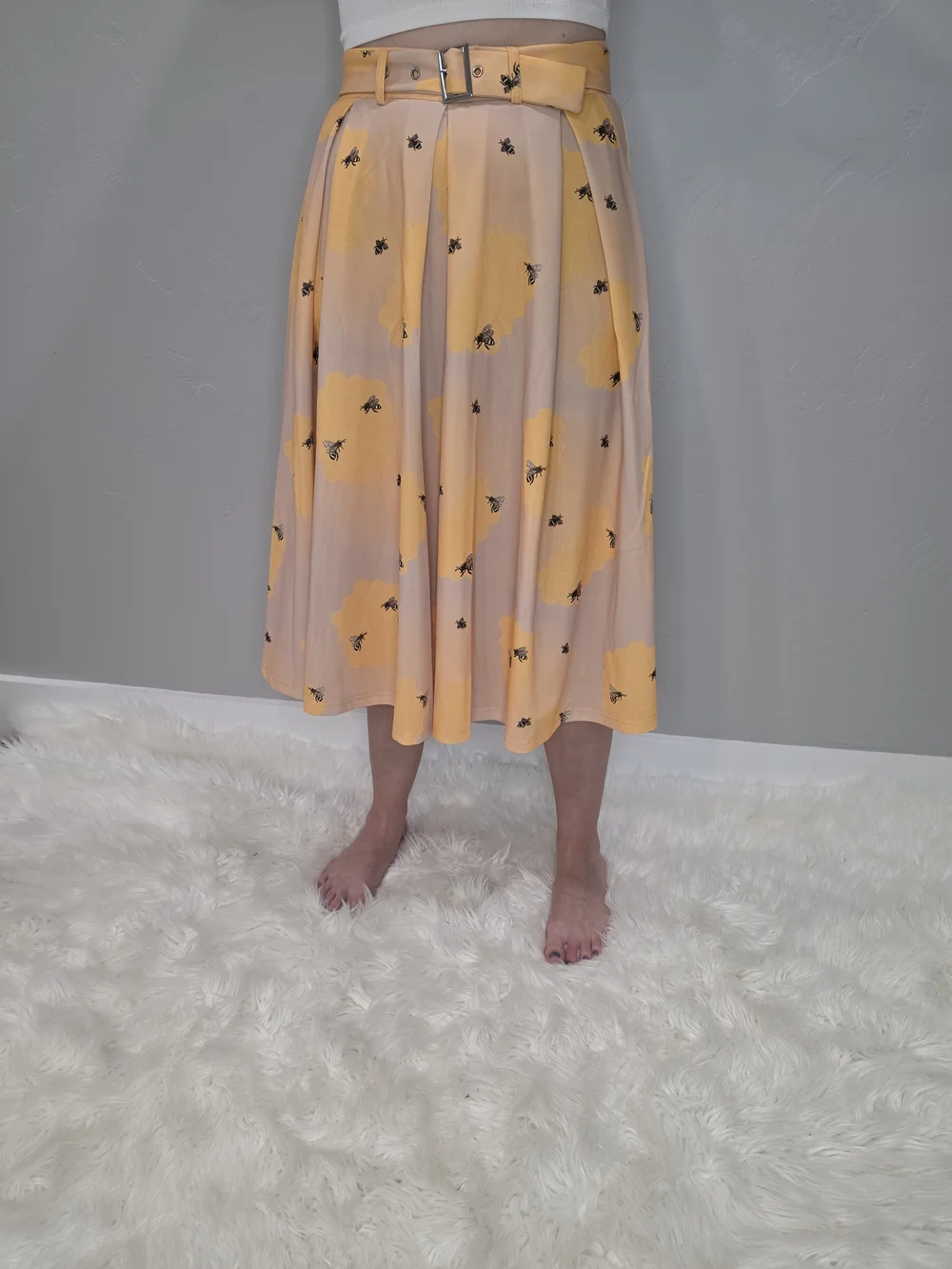 SHEIN Yellow Bee Print Pleated Midi Skirt with Belt